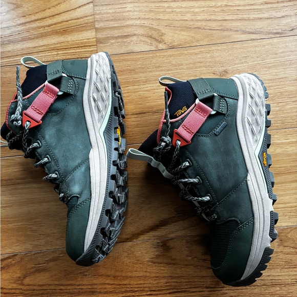 Teva Grandview GTX - Hiking Boots - Women Size 7 - Picture 6 of 8